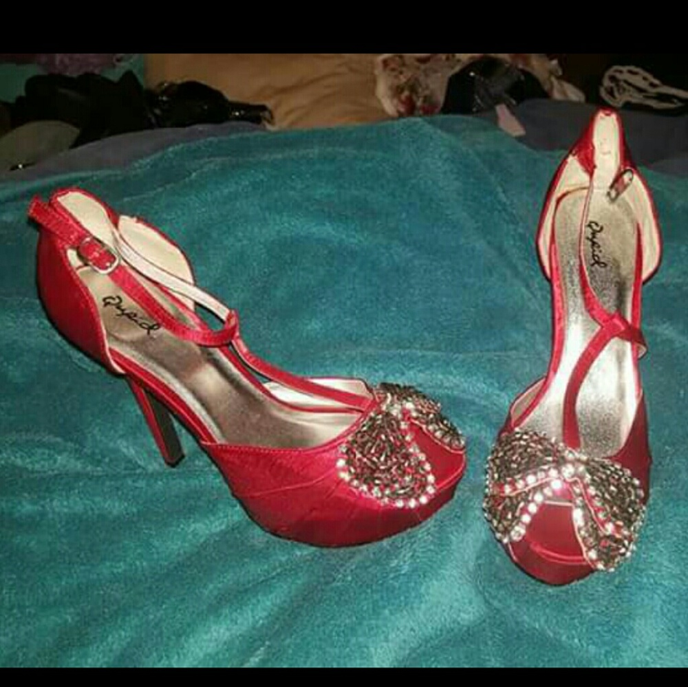 Heels - Picture 2 of 8