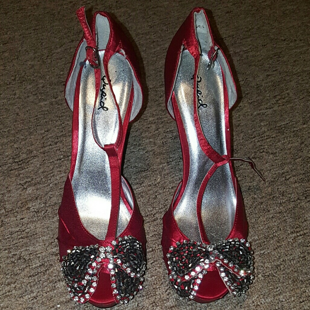 Heels - Picture 3 of 8