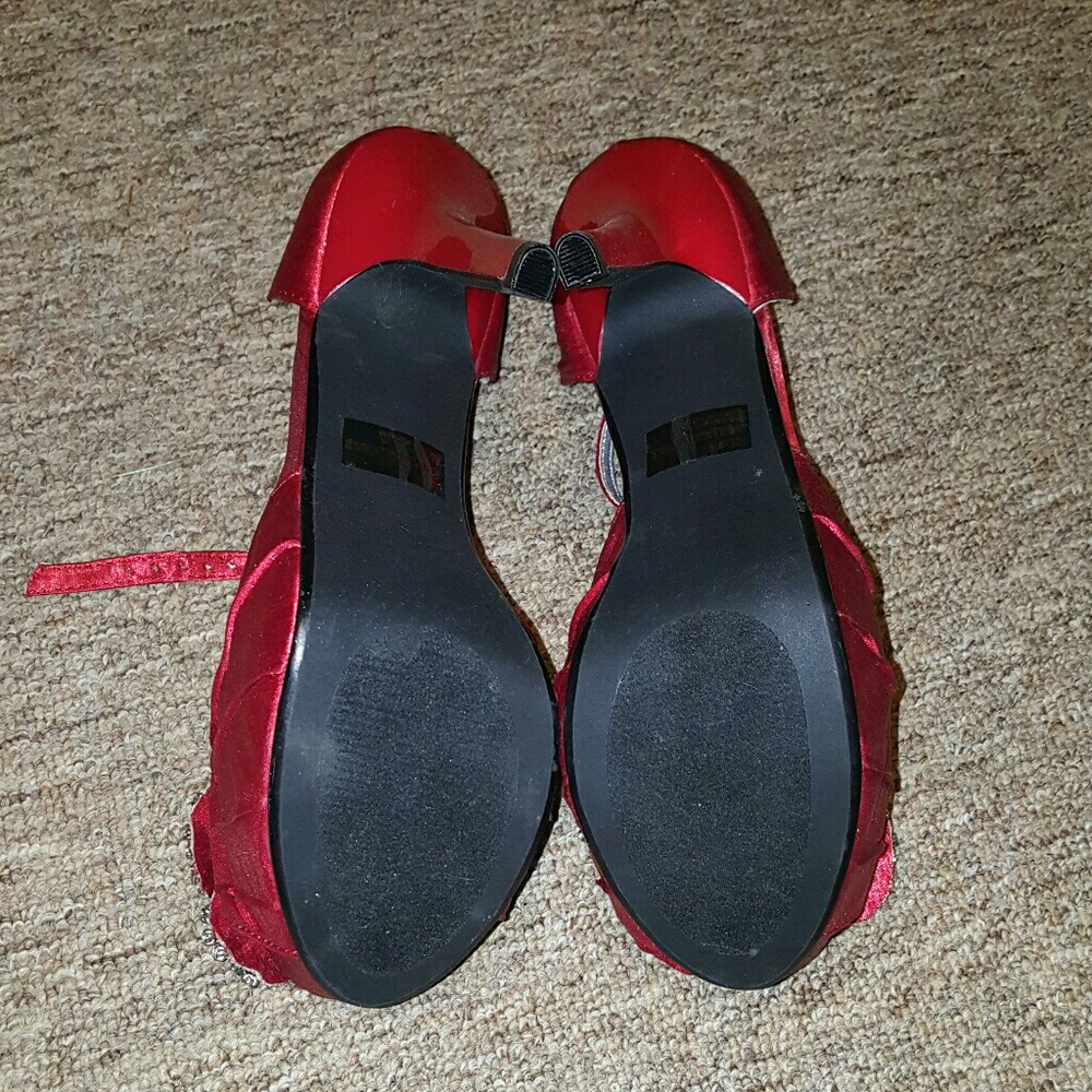 Heels - Picture 4 of 8