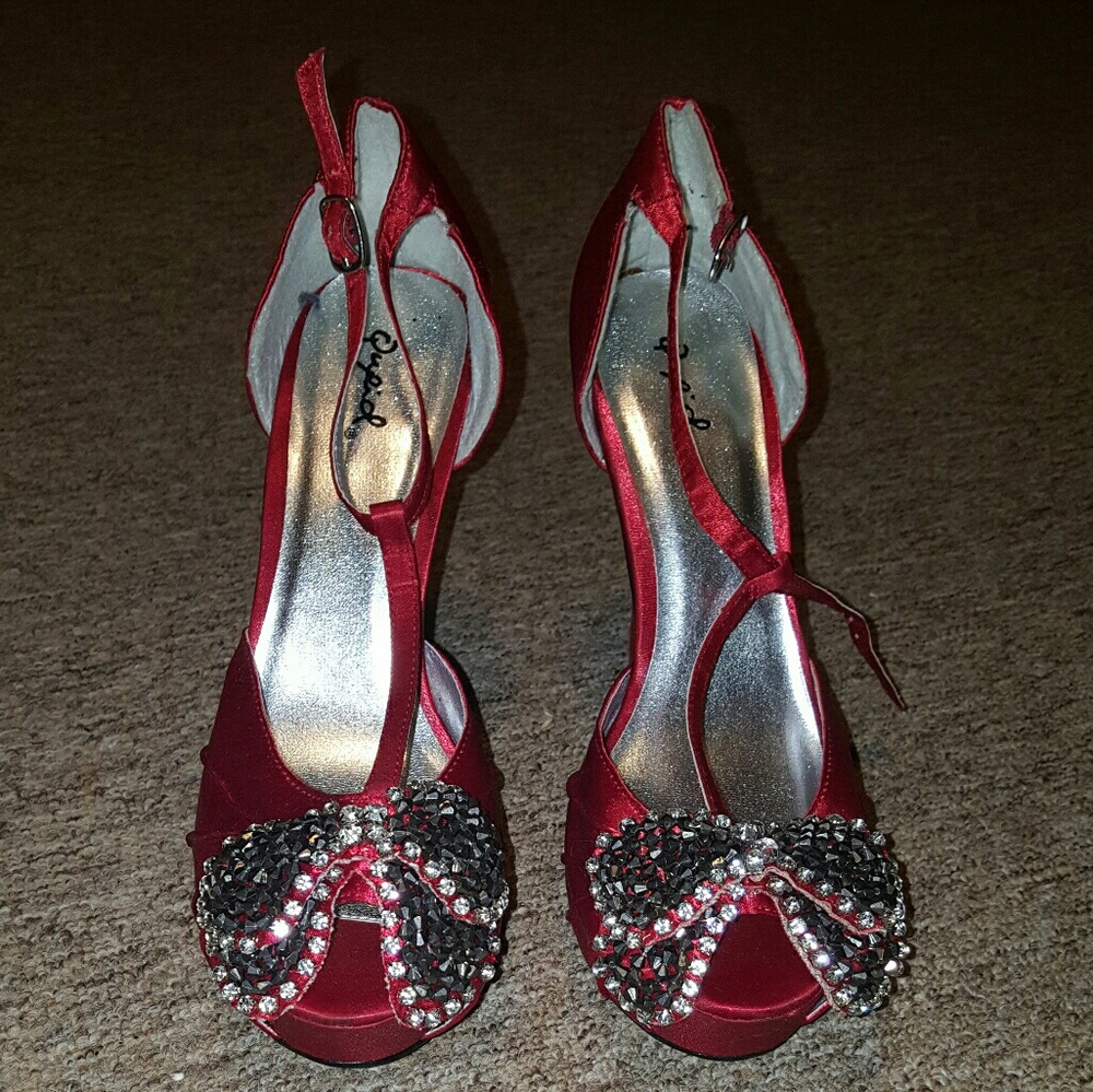 Heels - Picture 7 of 8