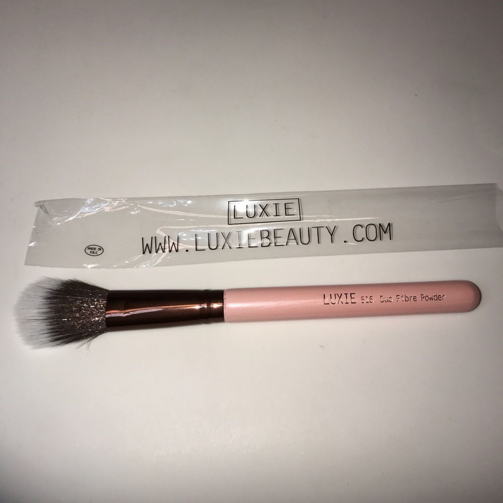 Luxie Rose Gold Duo Fibre powder brush 516