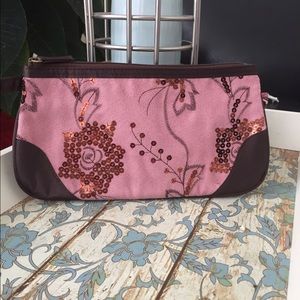 Flower wristlet