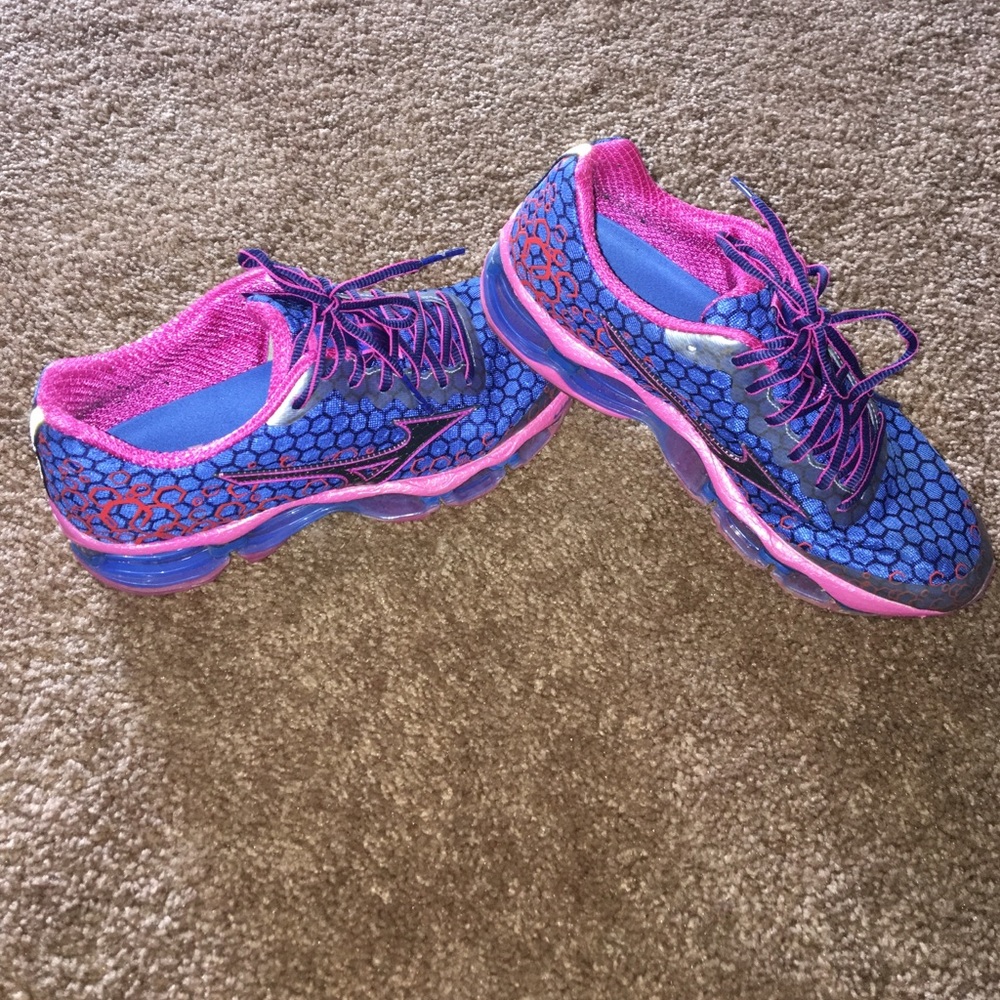 Mizuno Tennis Shoes