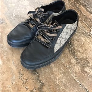 Men's Gucci low top sneakers men's size US 10.5
