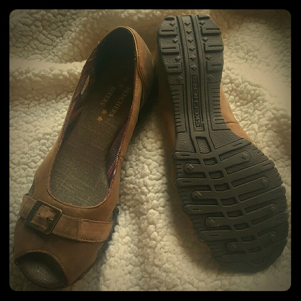 Skechers open toed shoes
