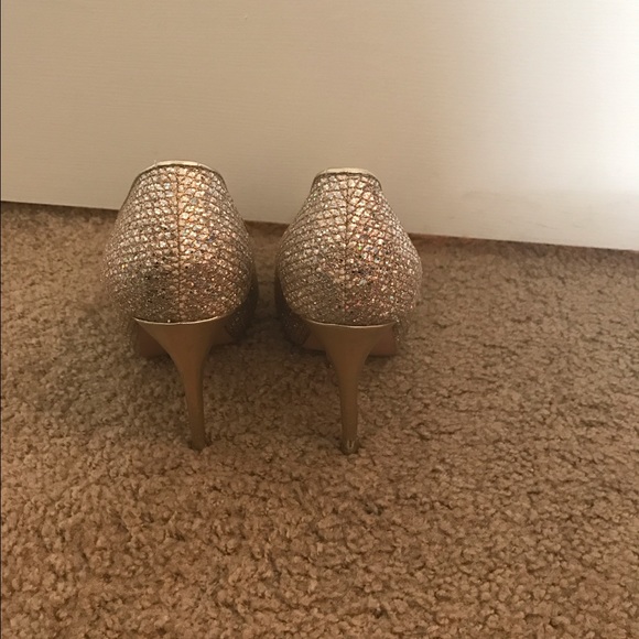 Gold jeweled heels! - Picture 3 of 4