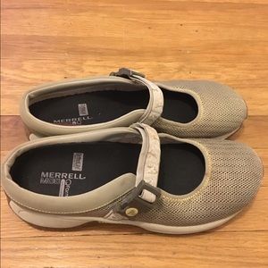 Merrell 8.5 Slip On Tan