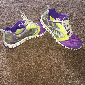 Women's tennis shoes - reebok