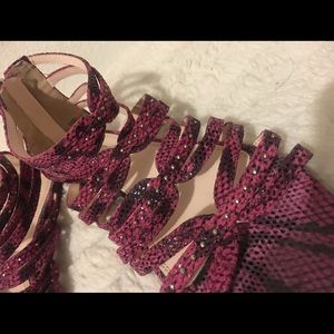 Rachel Roy Sitrus Pink  Reptile Gladiator Sandals