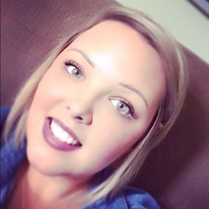 Meet your Posher, Eleesha