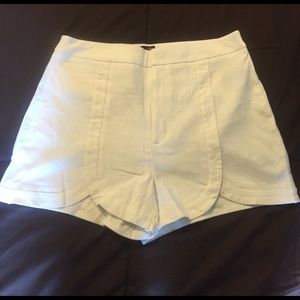 BEBE White linen shorts