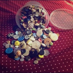 🌼Hundreds of buttons🌼