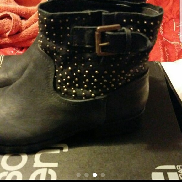 Ankle boots - Picture 2 of 3