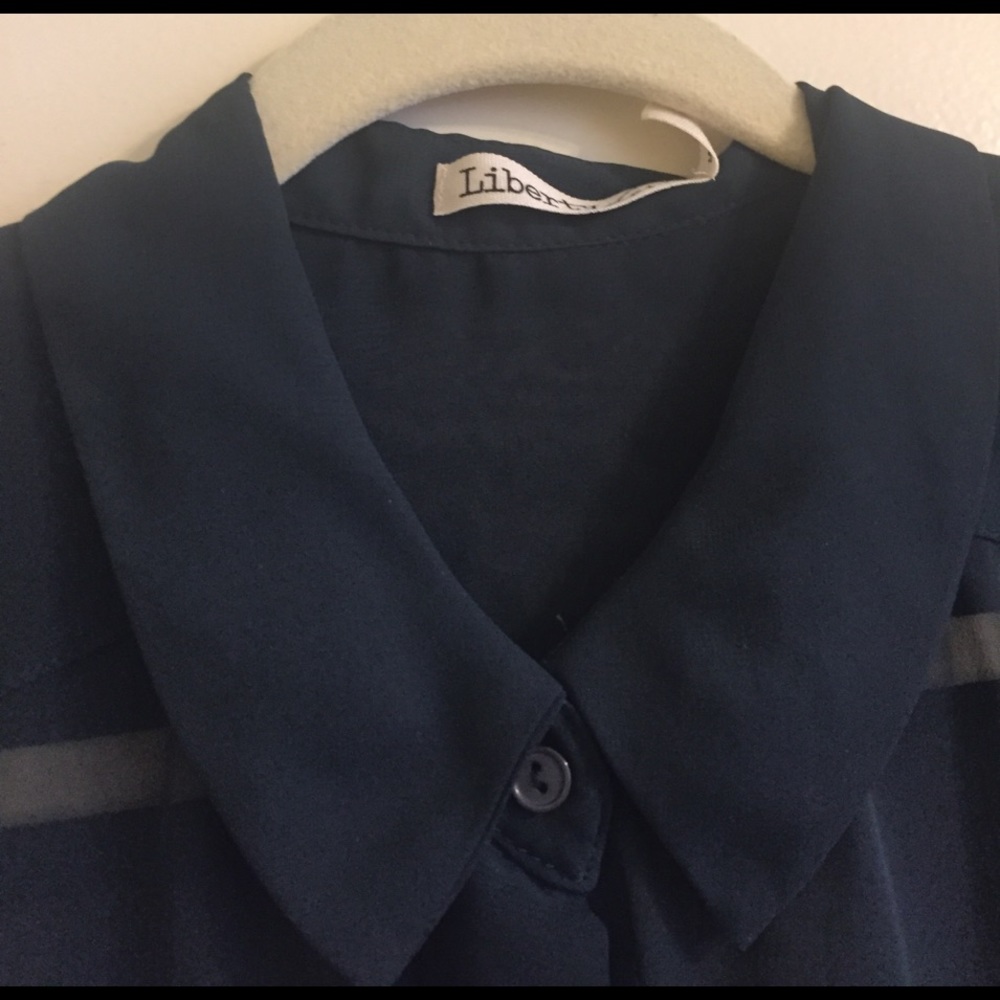 Blouse - Picture 2 of 3