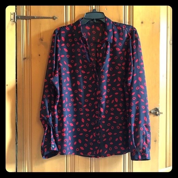 The Limited Tops - 💋 Navy kiss me blouse 💋