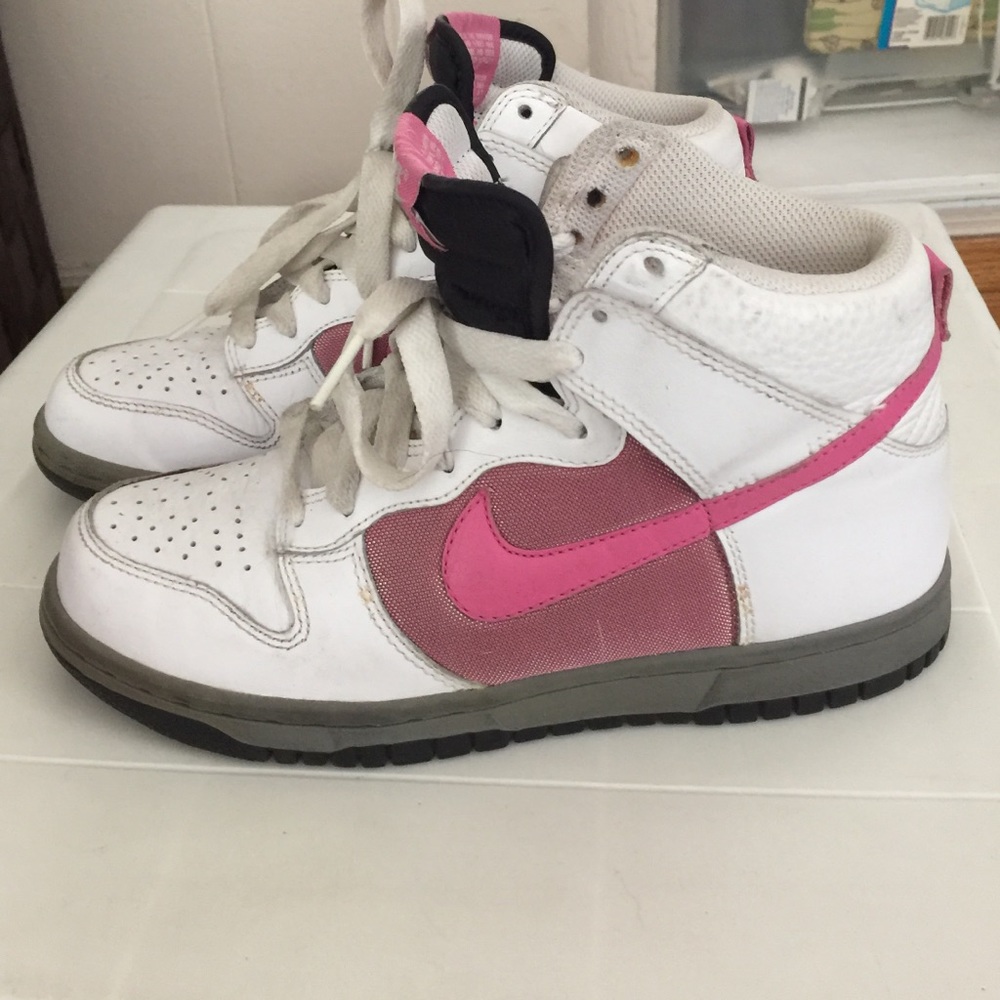 Nikes hi dunks