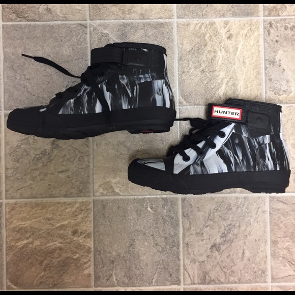 NWOT Hunter Nightfall Hightop Sneakers - Picture 2 of 5