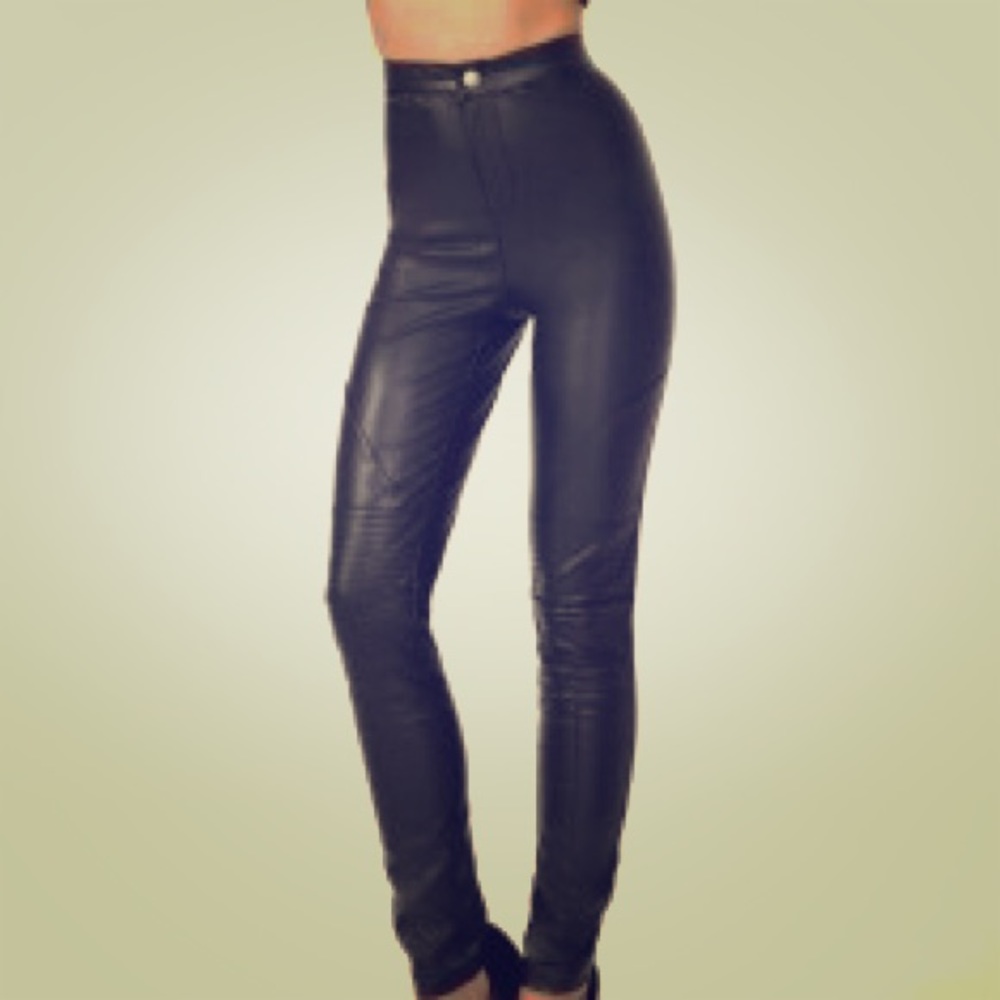 11k followers $11 sale🎉 [mink pink] moto pants//.