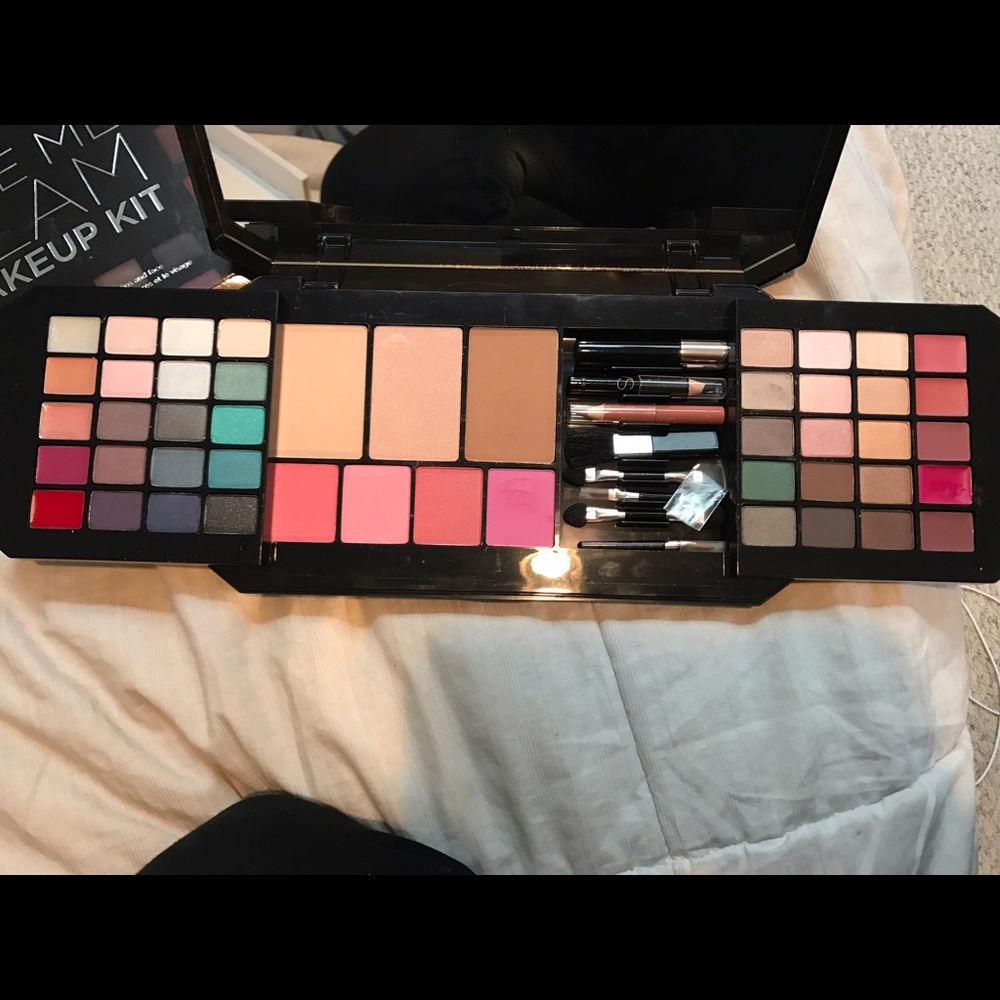 VS GIVE ME GLAM MAKEUP KIT💄💋