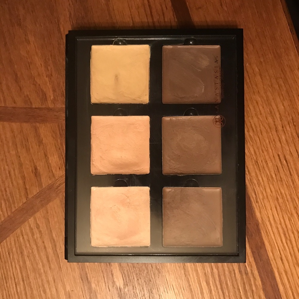 Anastasia Beverly Hills Cream Contour Palette
