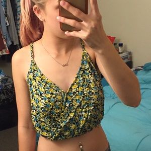 Floral Crop Tank Top - Wet Seal