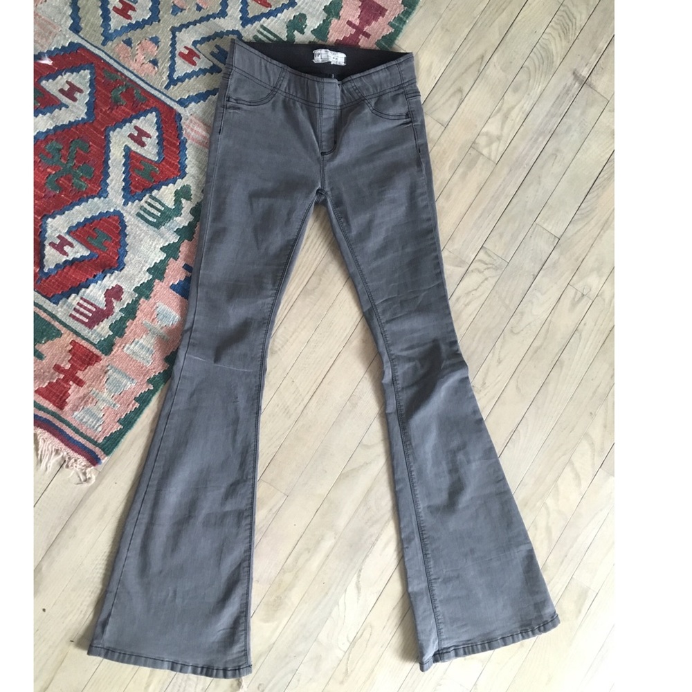 FREE PEOPLE ✌🏽️🌻Pull On Kick Flare