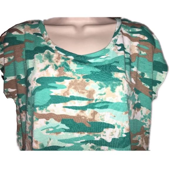 🎈3 for $10🎈 Flowy Camo Top w/Scarf ✨FINALPRICE✨ - Picture 6 of 8