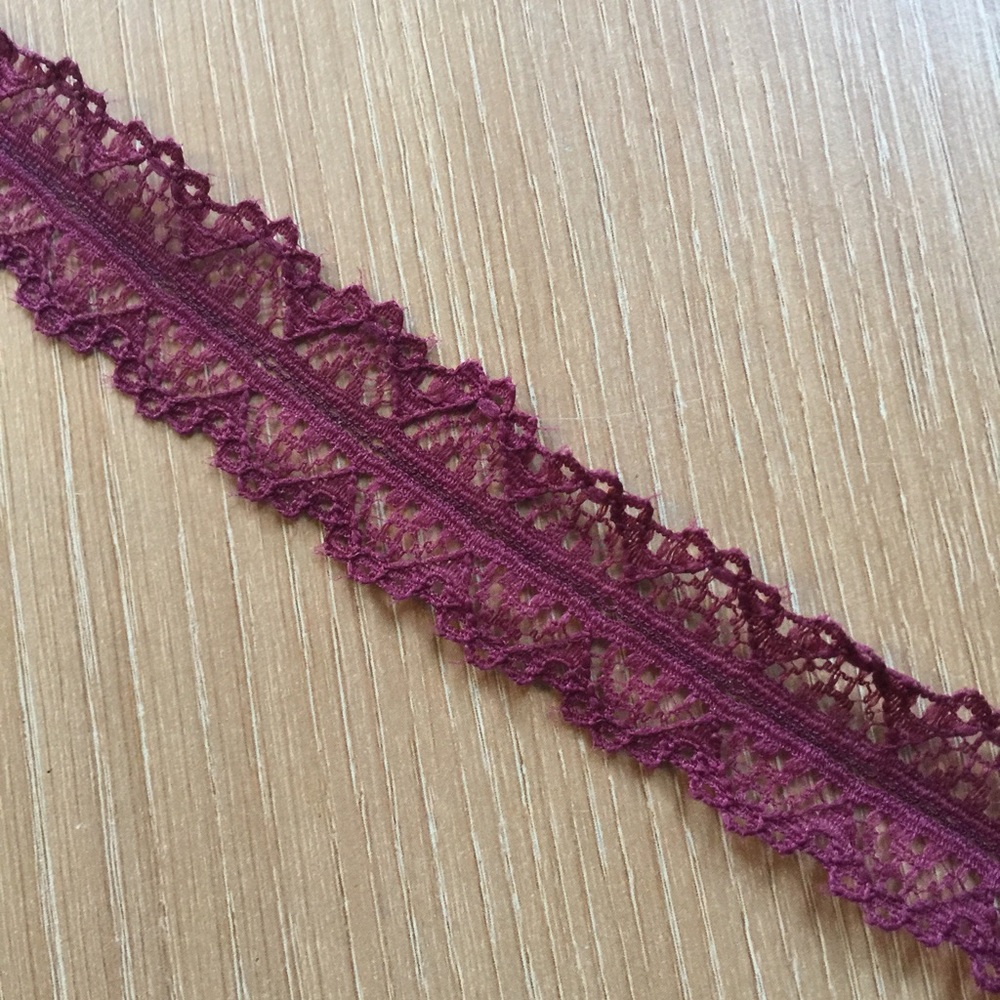🎈 BOGO 1/2 Off! Cabernet Lace Choker - Picture 2 of 3