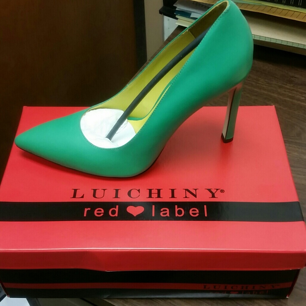 Kelly Green Pumps, NEW !!!
