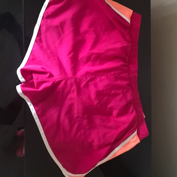 Old Navy Active Running Shorts - Picture 2 of 4