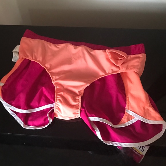 Old Navy Active Running Shorts - Picture 3 of 4