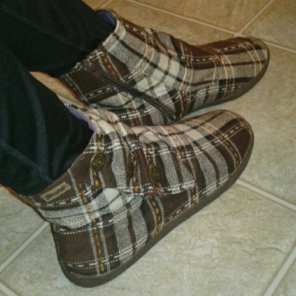 Blowfish size 8 shoes