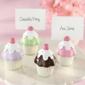 Cute cupcakes card holders
