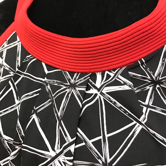 SOLD!  Beautiful Nicole by Nicole Miller Tunic - Picture 4 of 5