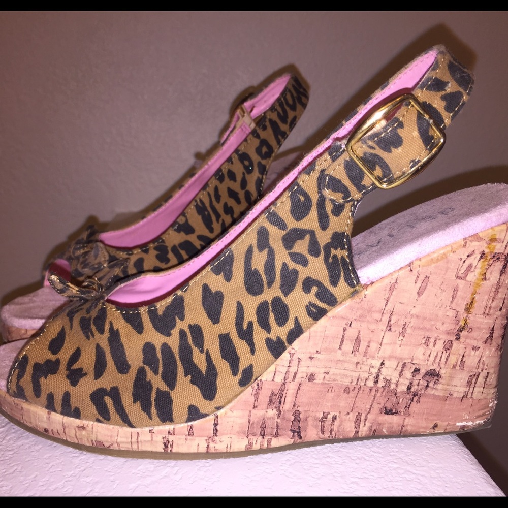 Delilah cork wedges cheetah print Canvas size 7.5
