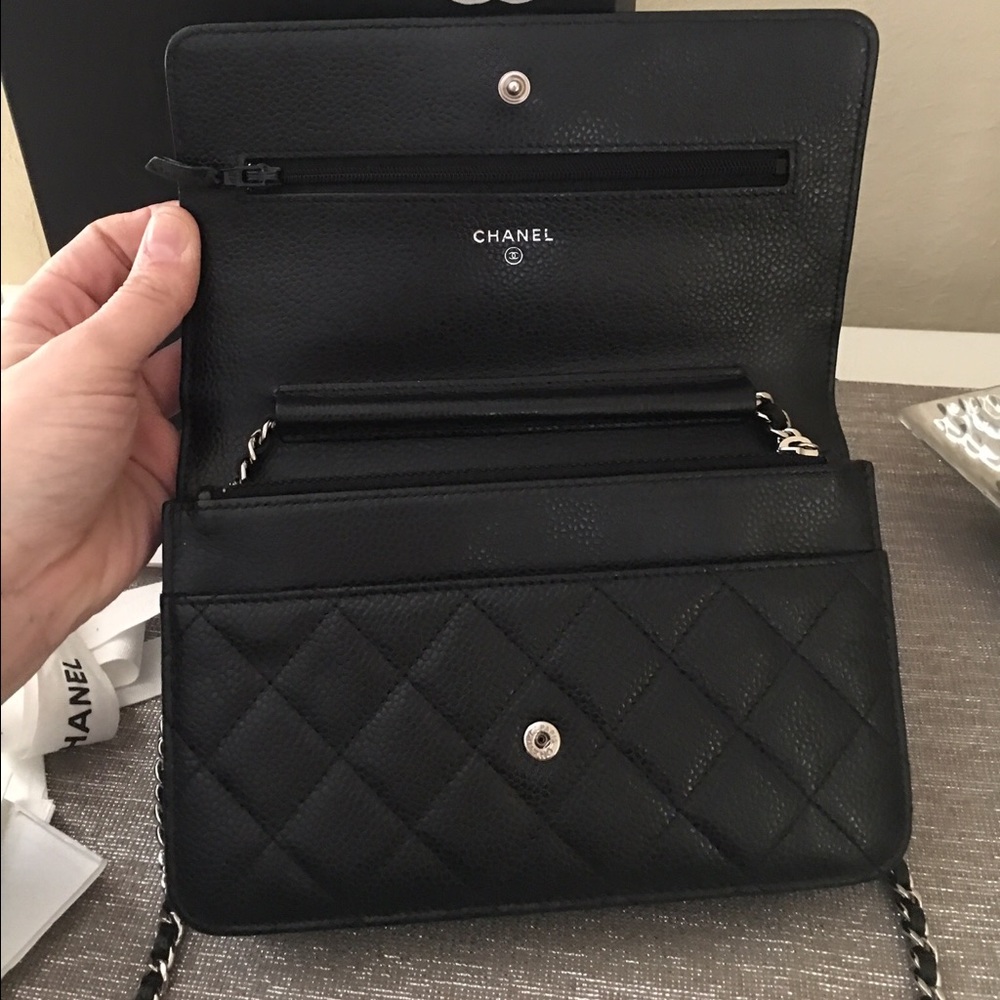 AUTHENTI CHANEL CAVIAR QUILTED WALLET ON CHAIN WOC - Picture 4 of 8