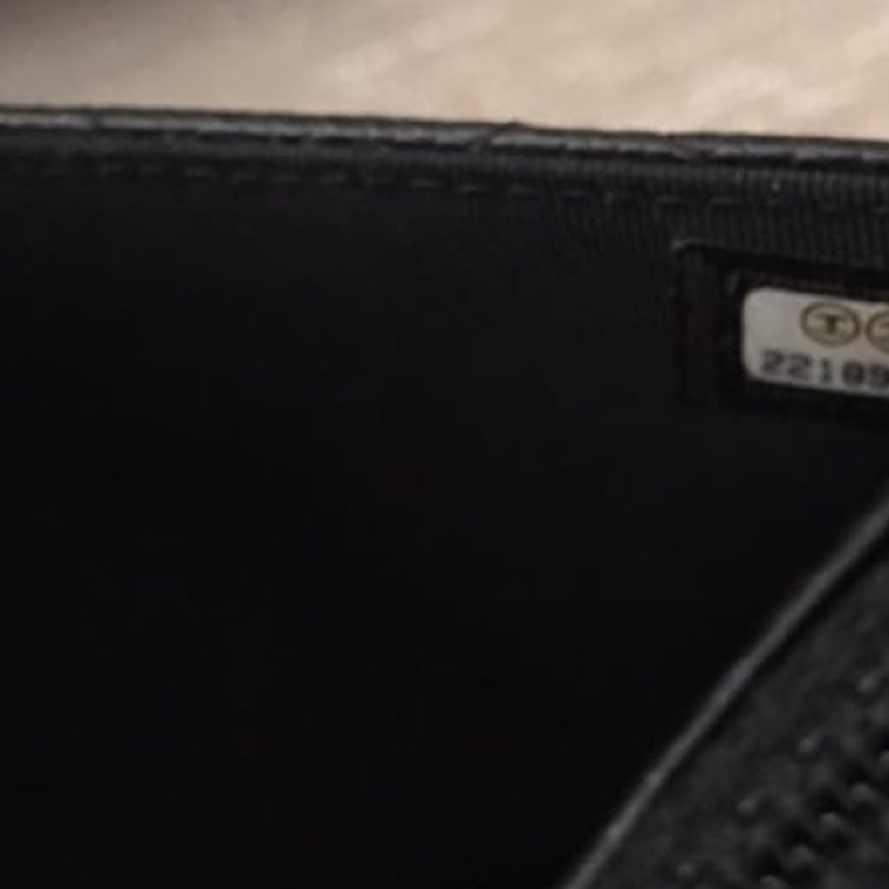 AUTHENTI CHANEL CAVIAR QUILTED WALLET ON CHAIN WOC - Picture 7 of 8