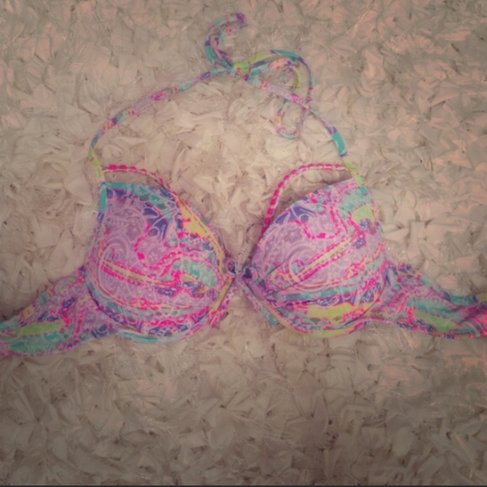 Never worn Victoria secret 34 B swim top