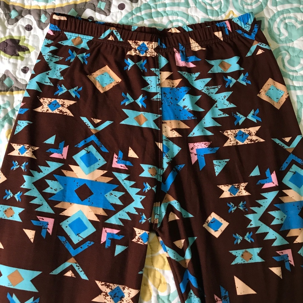 ❣️LAST PAIR❣️•Turquoise Trails Aztec Leggings• - Picture 3 of 4
