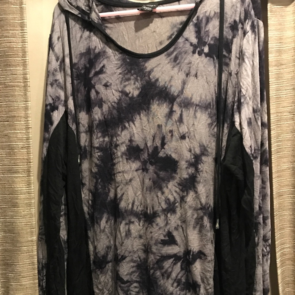 Long sleeve black and grey tie-dye