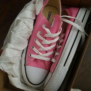 Pink converse