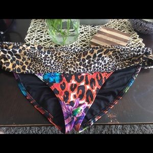 VS "very sexy" swim bottom