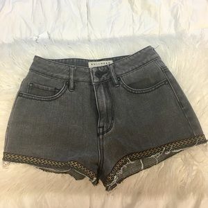 GREY BULLHEAD HIGH RISE SHORT