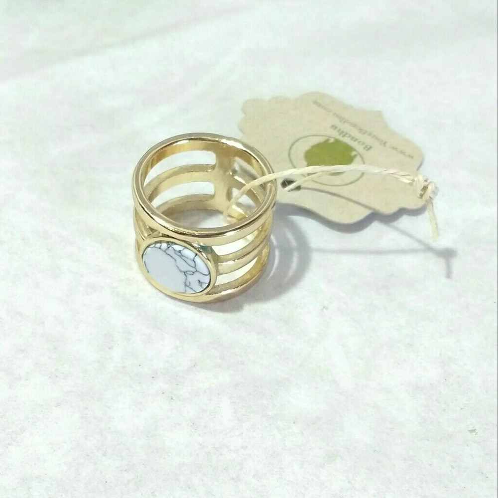 Free Gift in Poshmark Purchase - Picture 3 of 3