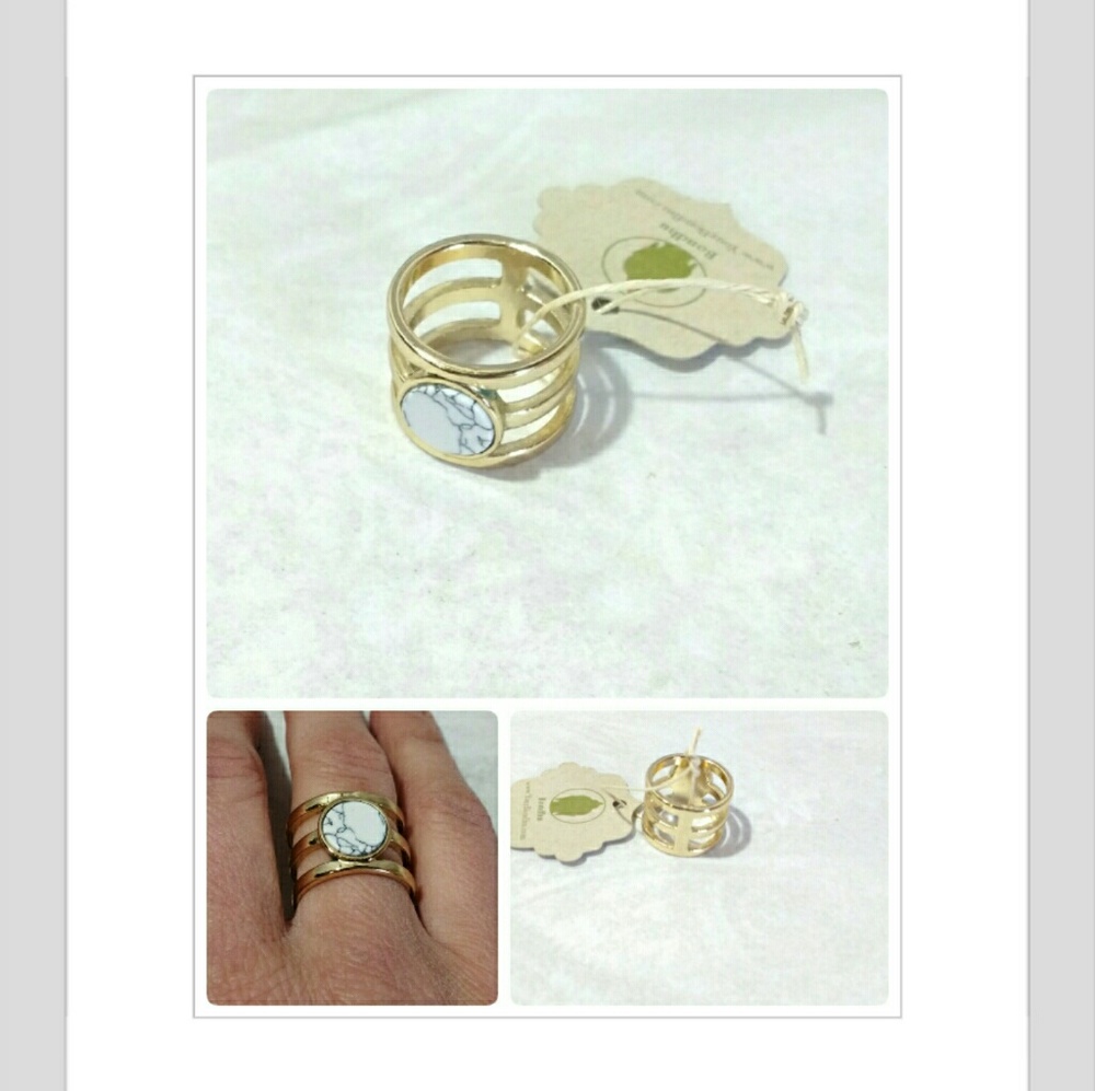 Free Gift in Poshmark Purchase - Picture 1 of 3