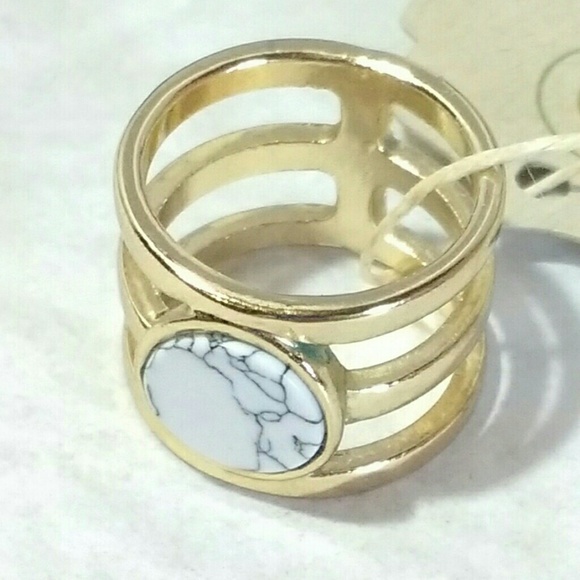 Free Gift in Poshmark Purchase - Picture 2 of 3