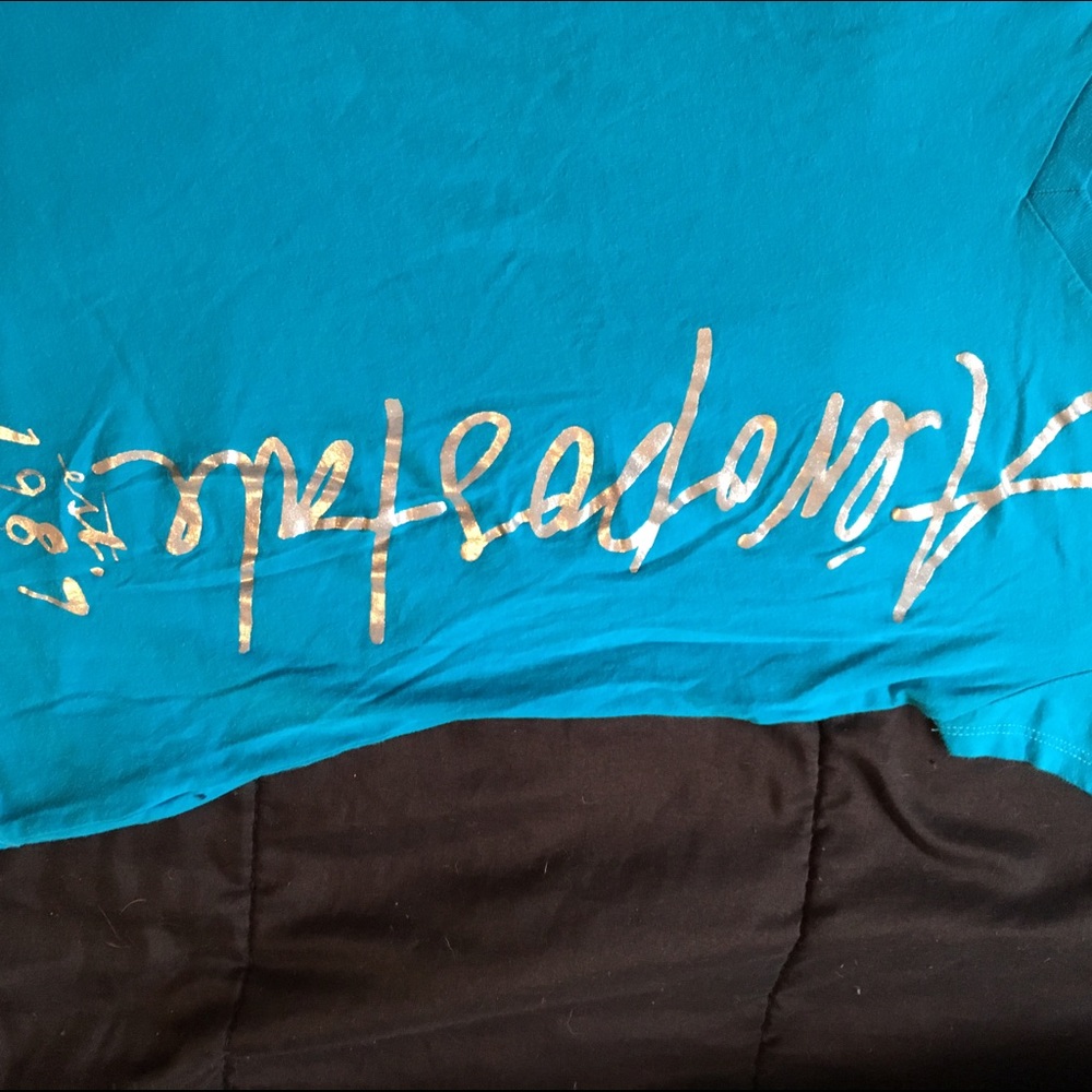 Blue v-neck Aeropostale t-shirt