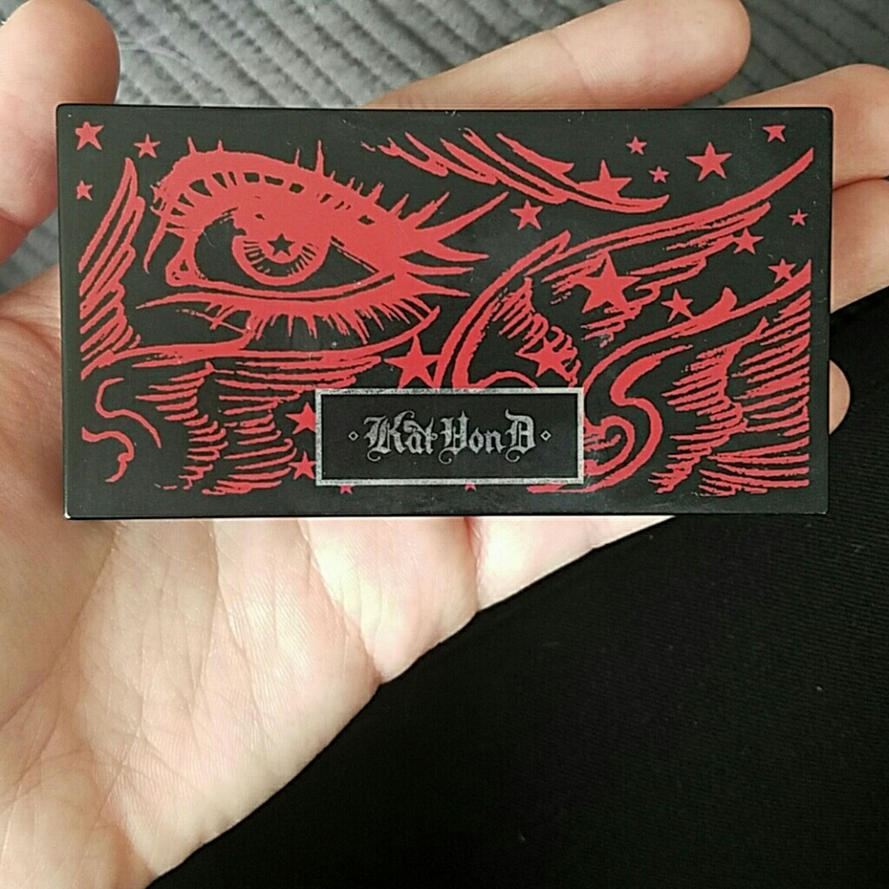 Kat von d true romance (star crossed) palette