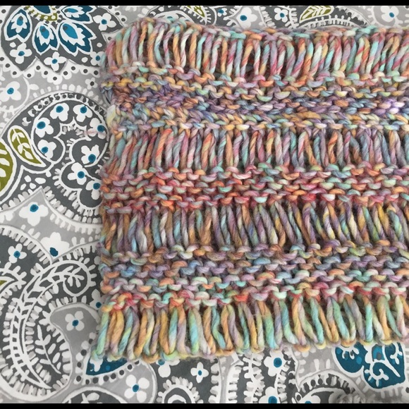 AEO scarf + matching gloves - Picture 2 of 3