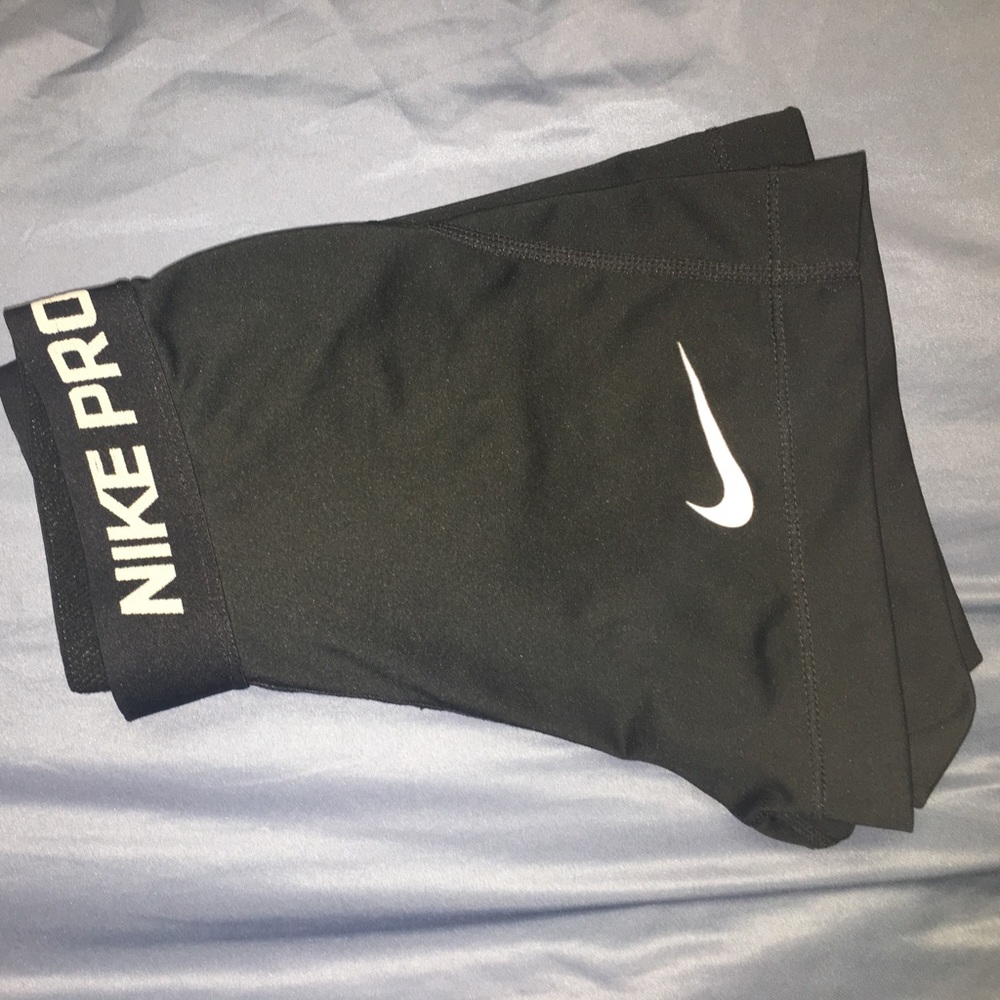 Black Nike Pros